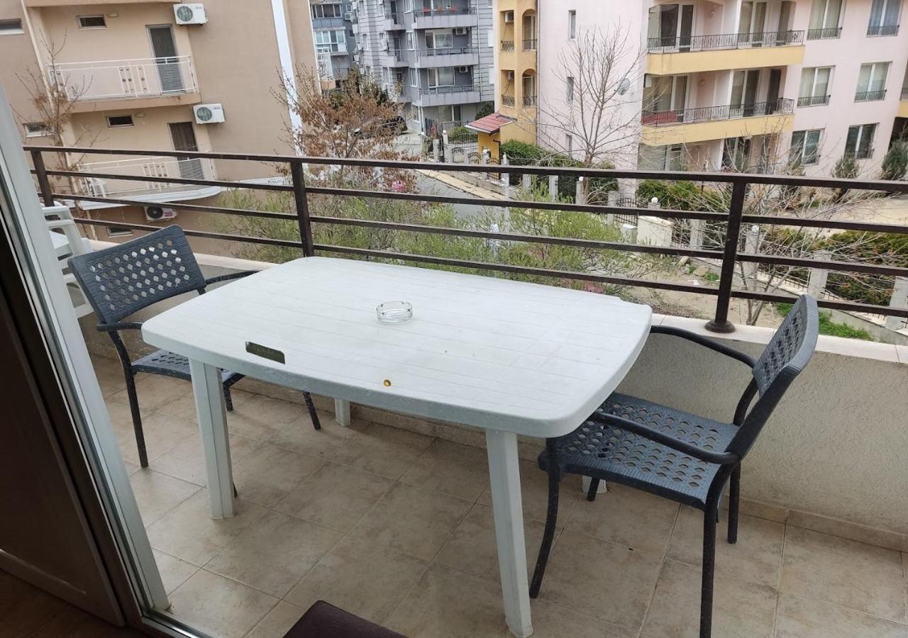 Charis Cozy Family Apart At Sun Village Complex Close To The Beach Sunny Beach Dış mekan fotoğraf